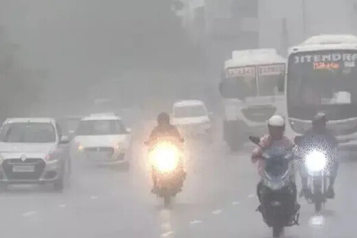 बारिश बनी आफत : दिल्ली-NCR, एमपी और महाराष्ट्र में बाढ़ जैसे हालात, जनजीवन अस्त व्यस्त
